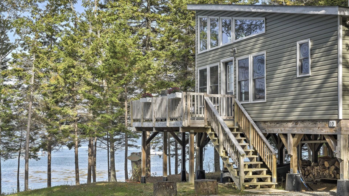 Pleasant Point Cabin | Enjoy the quiet, the calm, the sunset and the deck!