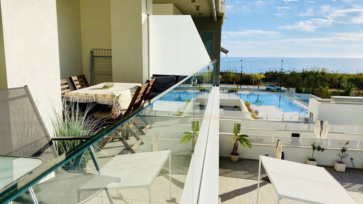 Torrox Costa Apartment | Enjoy the sun, sand and salty sea in a stylish floor on the first line