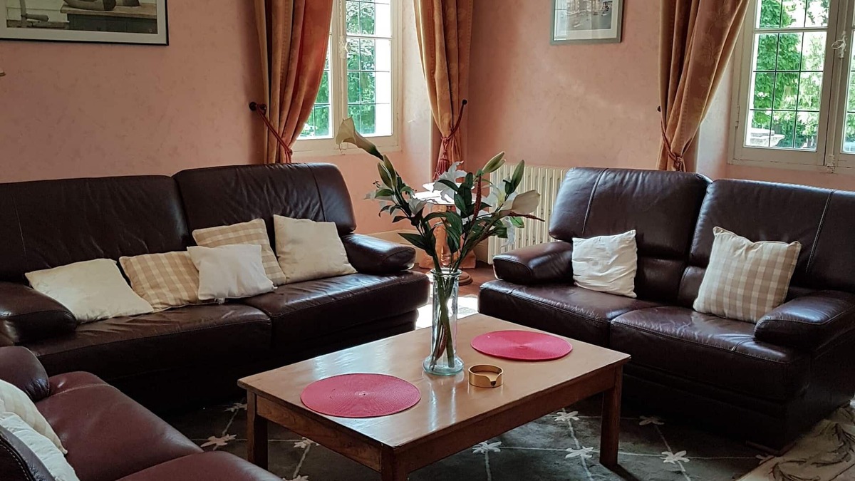Ginestet House | Enjoy the traditional French Manoir Experience!