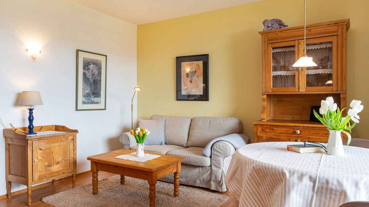 Wittduen Apartment | Enjoy the view of the sandbanks and the Wadden Sea, the boats and the beach.
