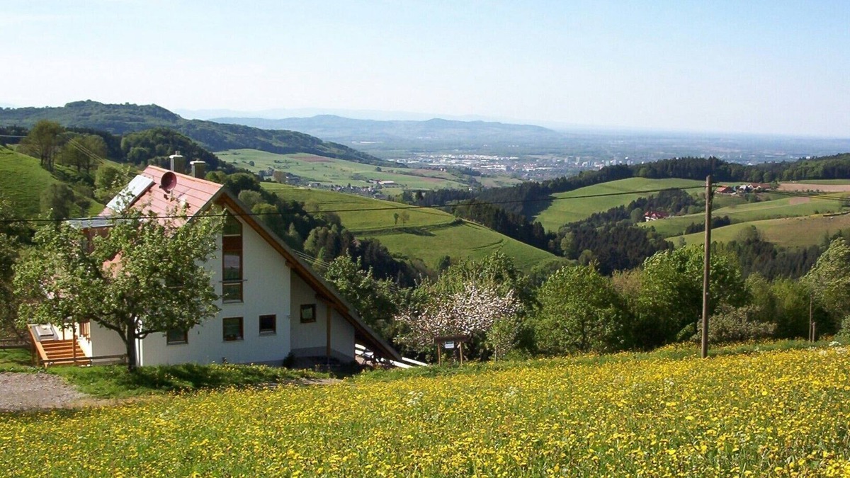 Horben Apartment | Enjoy the wonderful panoramic view of Freiburg and the Kaiserstuhl