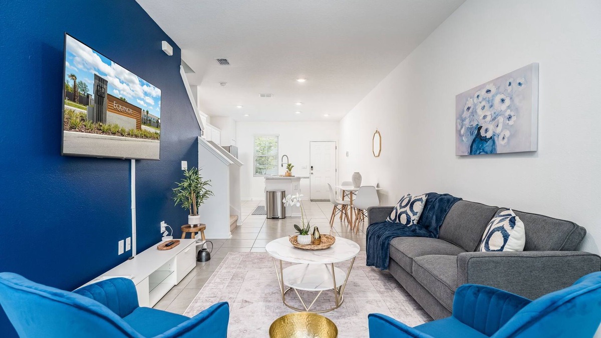 Baymeadows House | Enjoy this modern brand-new townhouse located in the heart of Jacksonville.