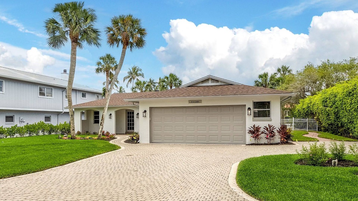 Naples House | Enjoy this Waterfront Paradise in Naples Florida with Private Pool!