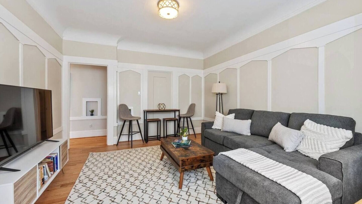 Richmond District Apartment | Enjoy ultra convenient City living from this comfortably stocked and furnished contemporary flat