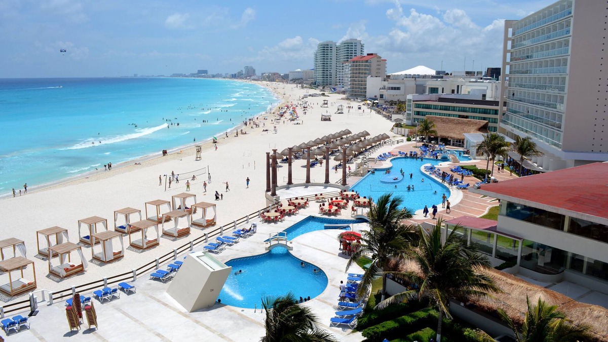 Punta Cancun Hotel | Enjoy waking up on the beach! Great location.