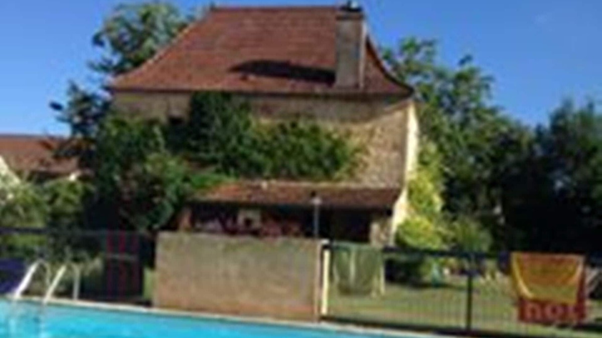 Montgesty Cottage | Enjoy your holiday in a charming gîte with a large pool in South-West France