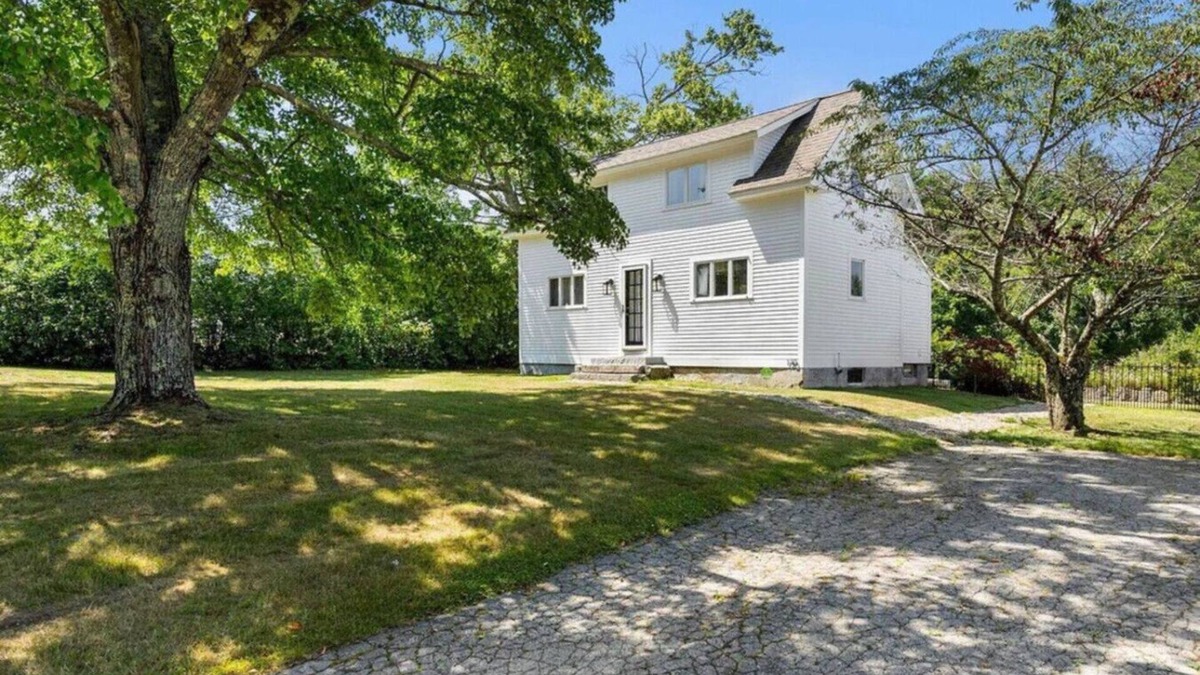 Hampton Falls House | Enjoy your own home in Hampton Falls!