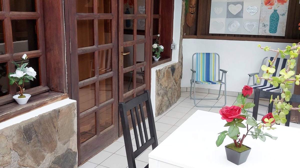 Tarajalillo House | Enjoy your Privacy in this Studio type Holiday Home in Bahía Feliz with Terrace