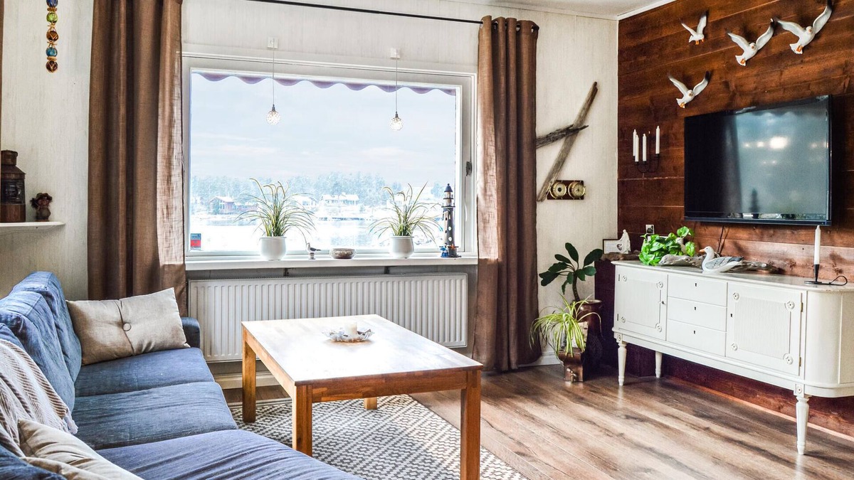 Sunda-Ramdalshojden House | Enjoy your vacation in this charming vacation home with sea views.