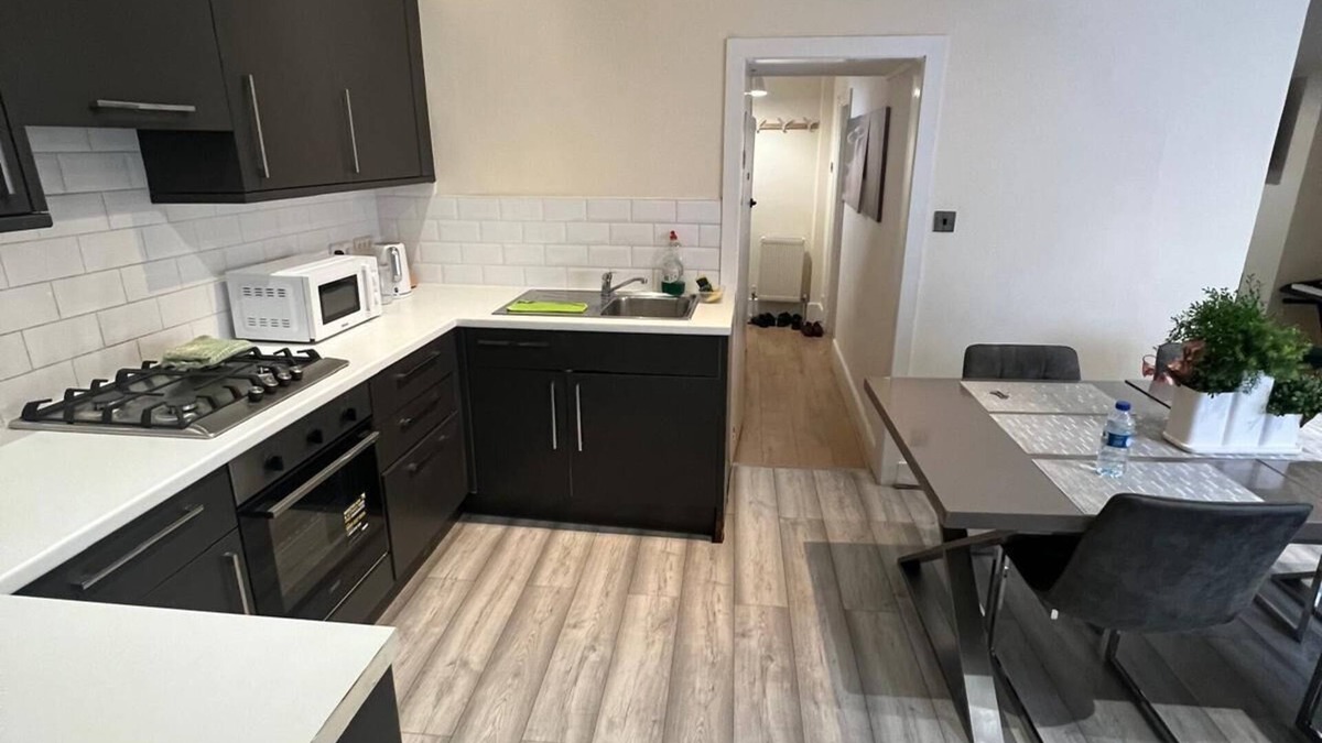 Glyndon Apartment | Enjoyable 1 Bedroom Apartment with Private Garden
