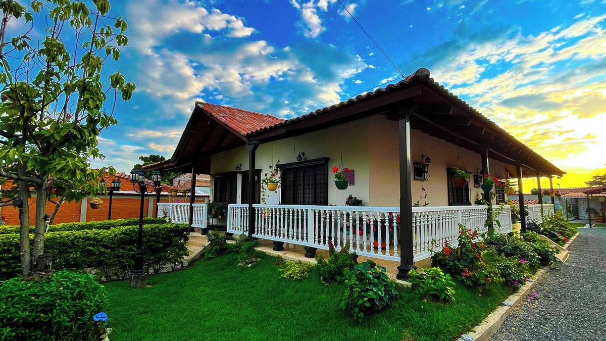 El Cerrito House | Enjoyable country house with WiFi in Santa Elena