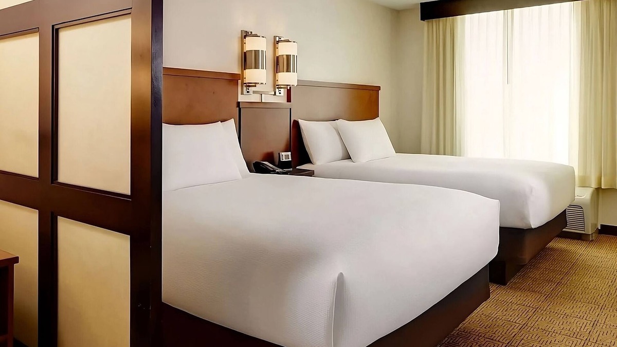 Austin Hotel | Enjoyable Stay in Austin! Free Parking, 4 Relaxing Units Near Brentwood Park!