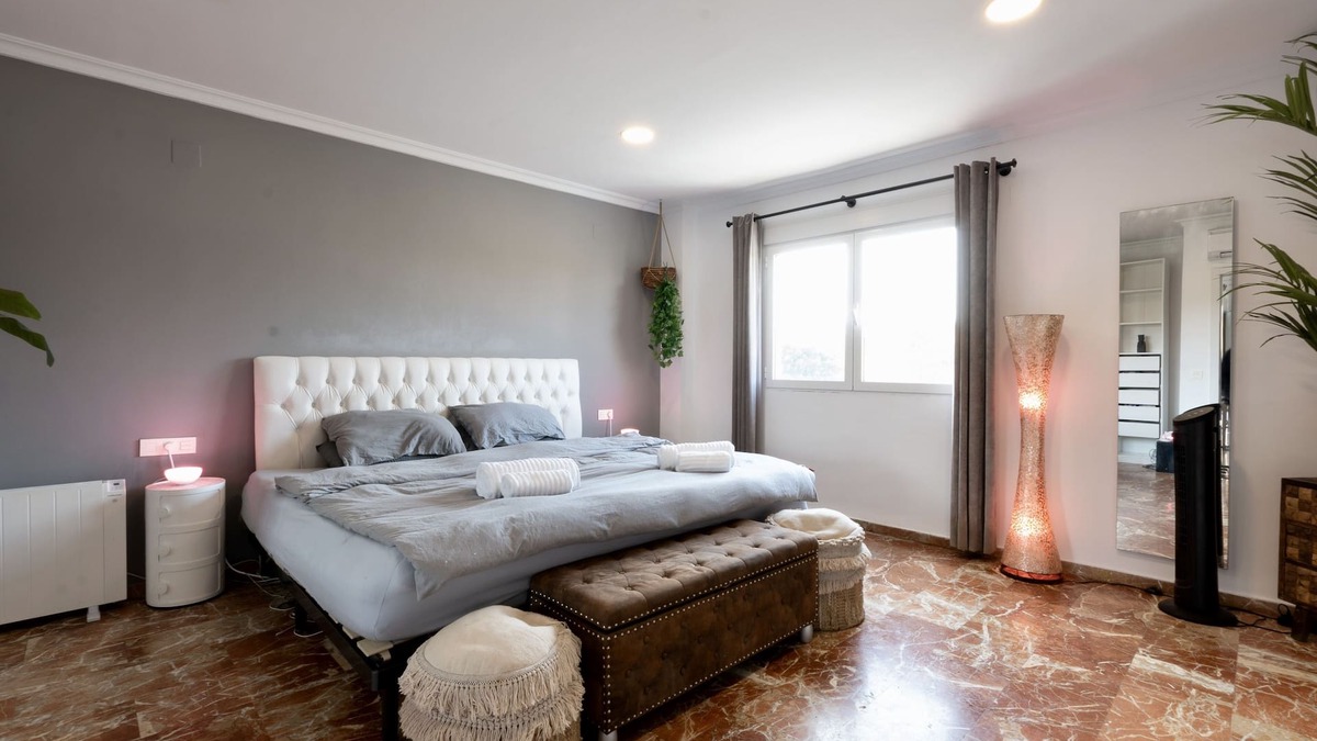 Poblats Maritims House | Enormous 2-Story Chalet close to the Beach and the Turia and City of Arts!
