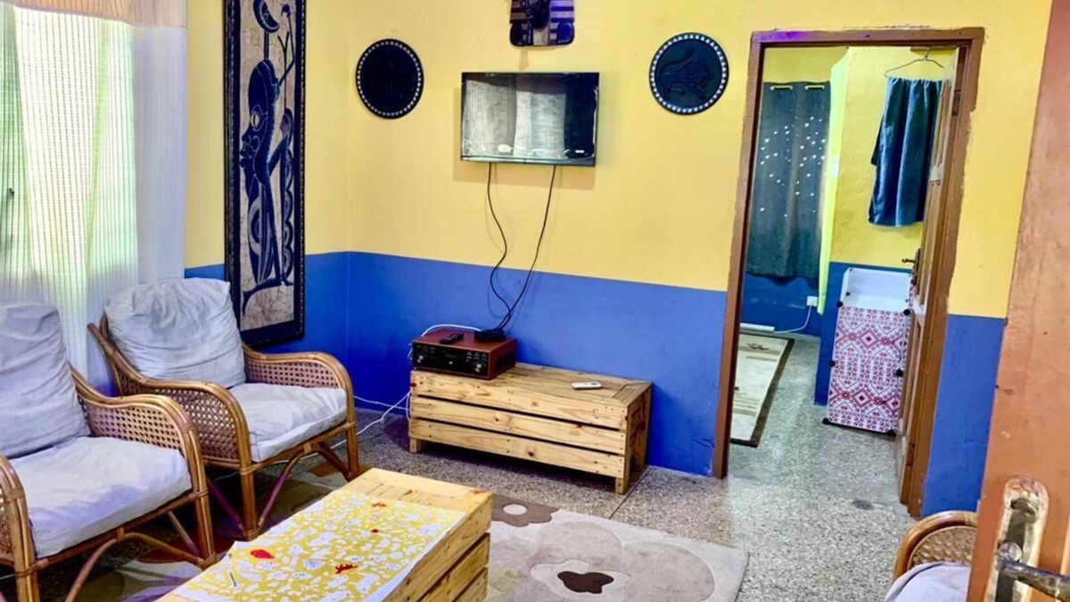 Teshie House | Ensuit1-bedroom house in beautiful Accra with WiFi, AC living room to the beach