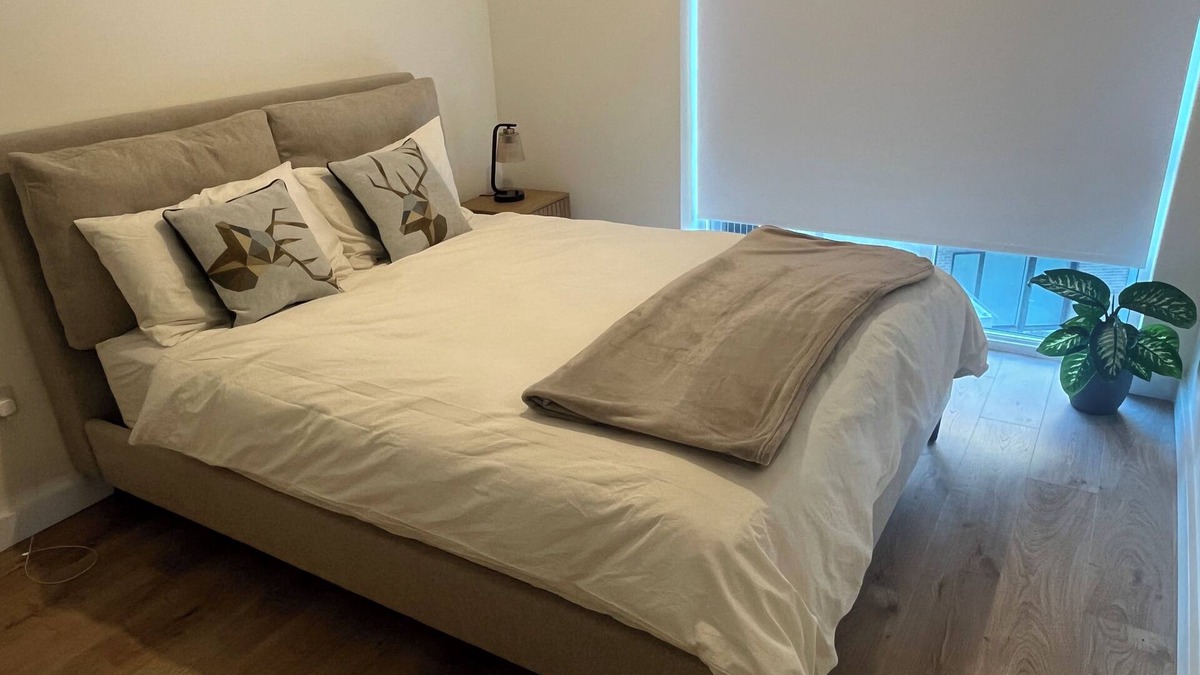 Donaghmede Apartment | Ensuite Modern Bedroom