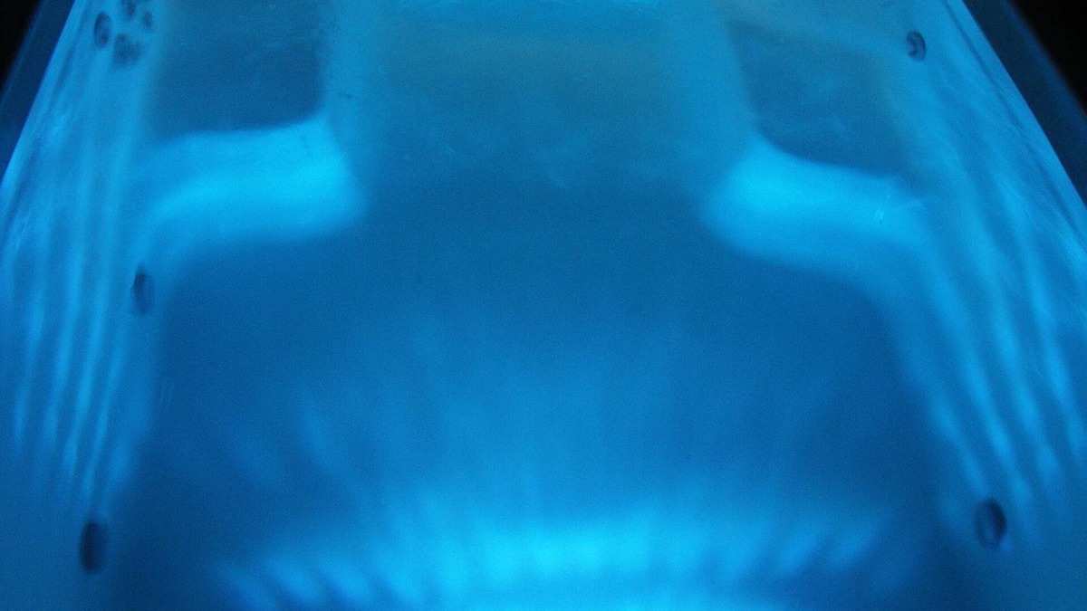Burnt Pine Cottage | Ensuite Spa Bath/Massage Spa Shower, Heated Spa Pool, Sauna, Foxtel, Rental Car
