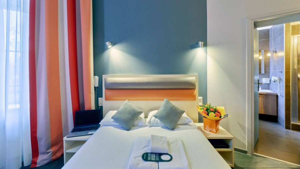 Contades Hotel | Ensuring a Very Comfortable Stay, Near Place du Marché Gayot! Pet-friendly!