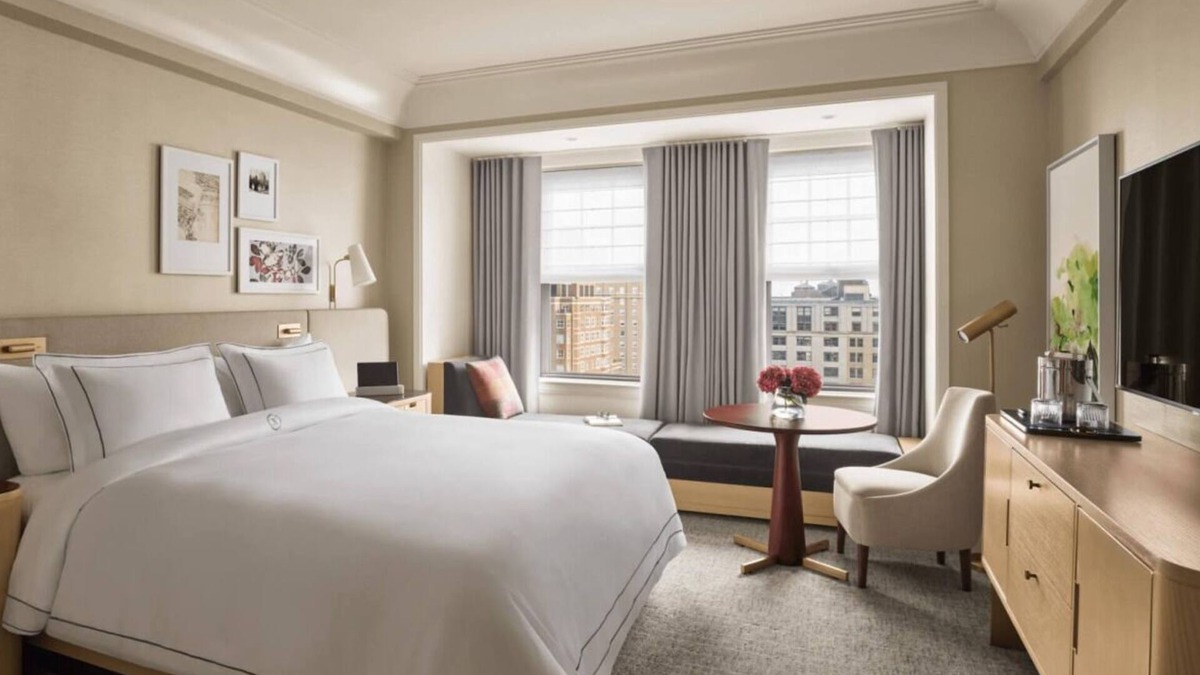 Back Bay East House | Ensuring a Very Comfortable & Memorable Stay! Minutes to Carson Beach!