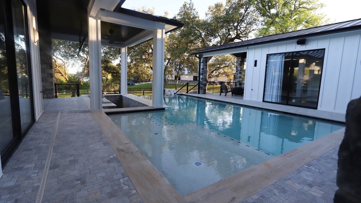 Belton Villa | Entertainers Dream just outside of town.If booking issues, please email inquiry.