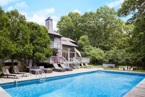 Noyack House | Entertainment Galore, Meadowood Manor by RoveTravel