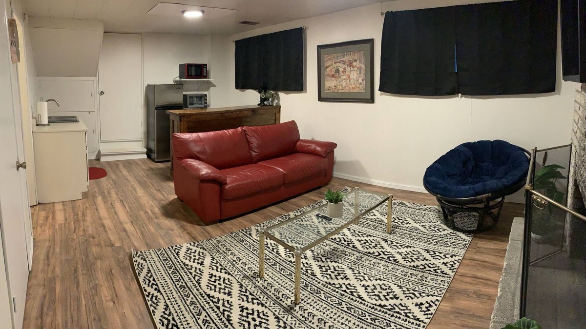 Layton Apartment | 🔆 Entire 1 bedroom Suite w/large yard, 🐶 welcome