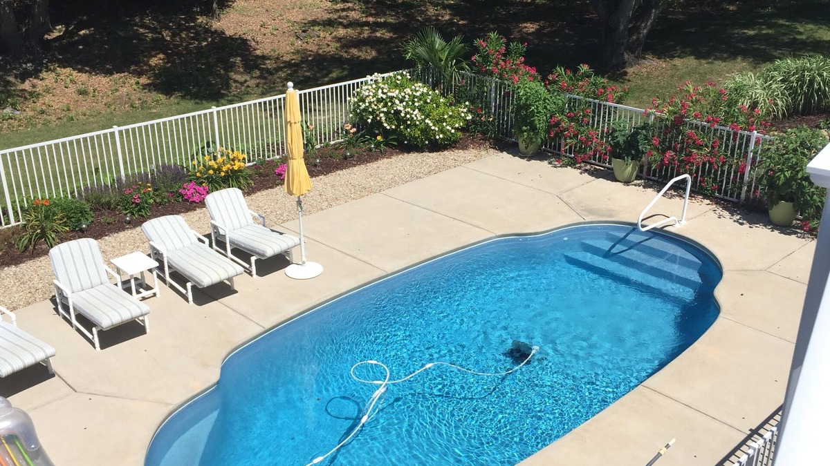 Southern Shores Apartment | Entire 1st Floor Apartment in OBX! Walk To The Beach, Pool, Many Extras
