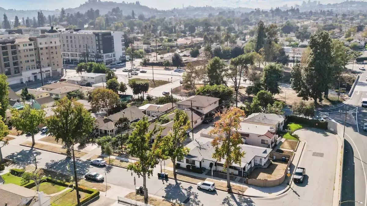 Monterey Park House | Entire 2 bedroom home -15 minutes to DTLA