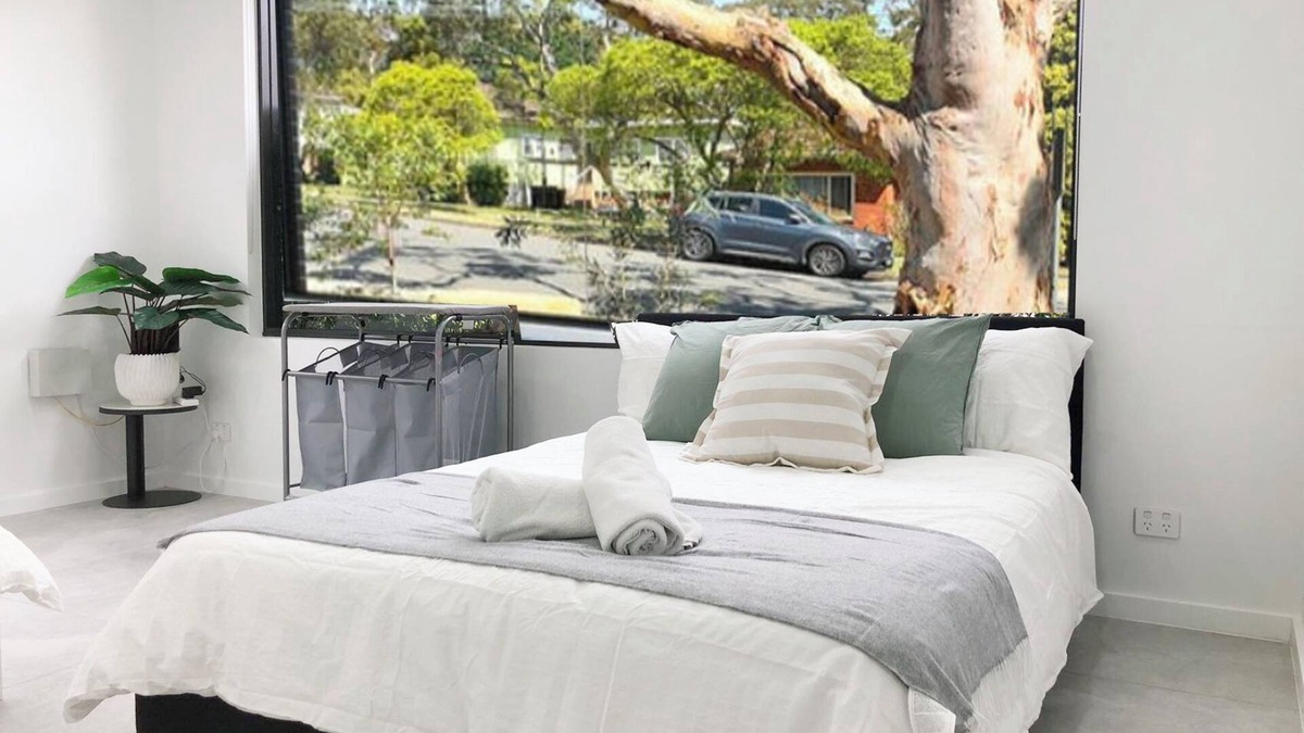Peakhurst House | Entire 2 Bedroom House Nearby Hurstville