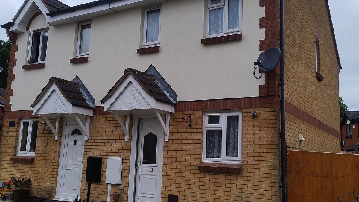 Holbrooks House | Entire 2 Bedroom House with Parking in Coventry, West Midlands