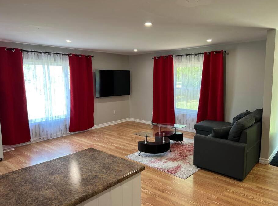 Arkona House | ENTIRE 2-BEDROOM TOWNHOUSE ON a RUSTIC FARM - A