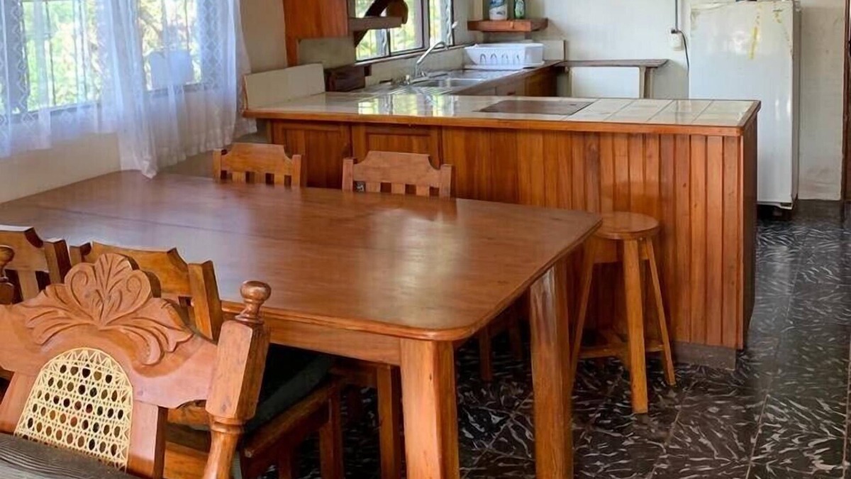 La Suiza House | ENTIRE 2BR HOME, 90 m. from LIMÓN, JACÓ or CARTAGO/San José