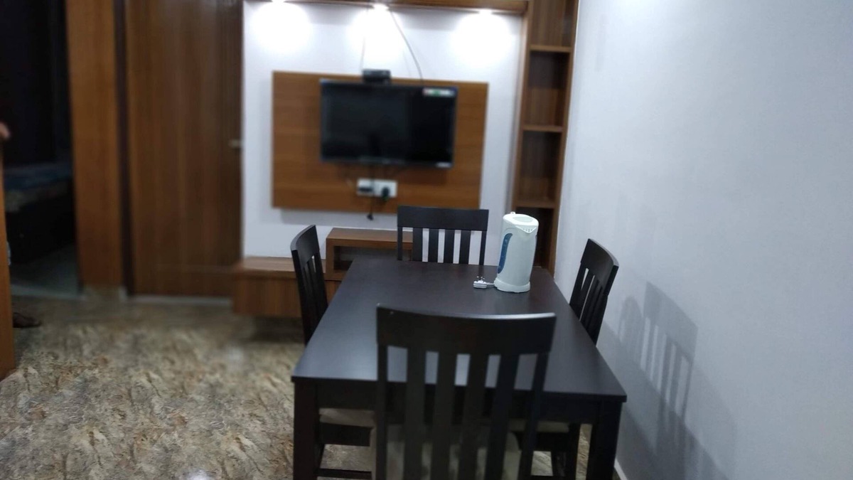 Vaishali Apartment | Entire 3-bedroom apartment near Vaishali Metro Station