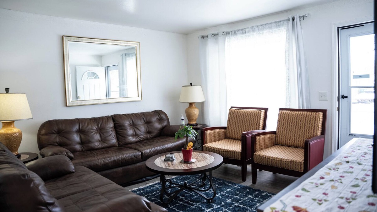 Romulus House | Entire 3 Bedroom Home. Newly renovated & Furnished