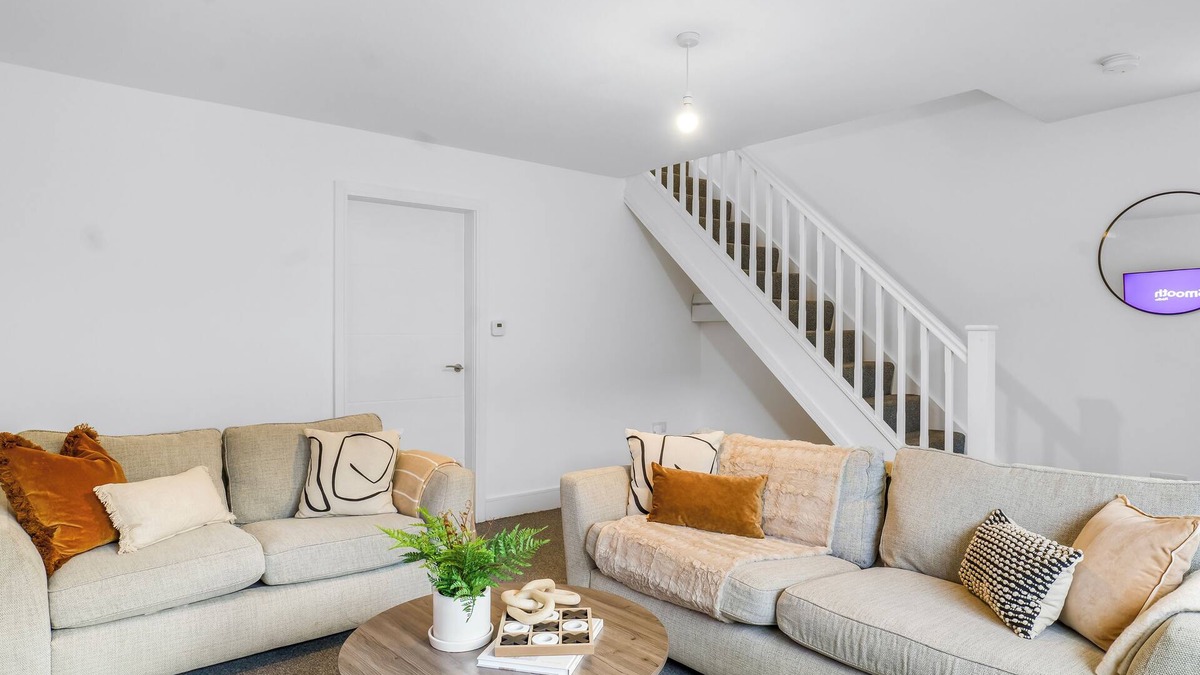 St Helens House | Entire 3Bdr House at St Helens Near Haydock Park Racecourse, Free Parking