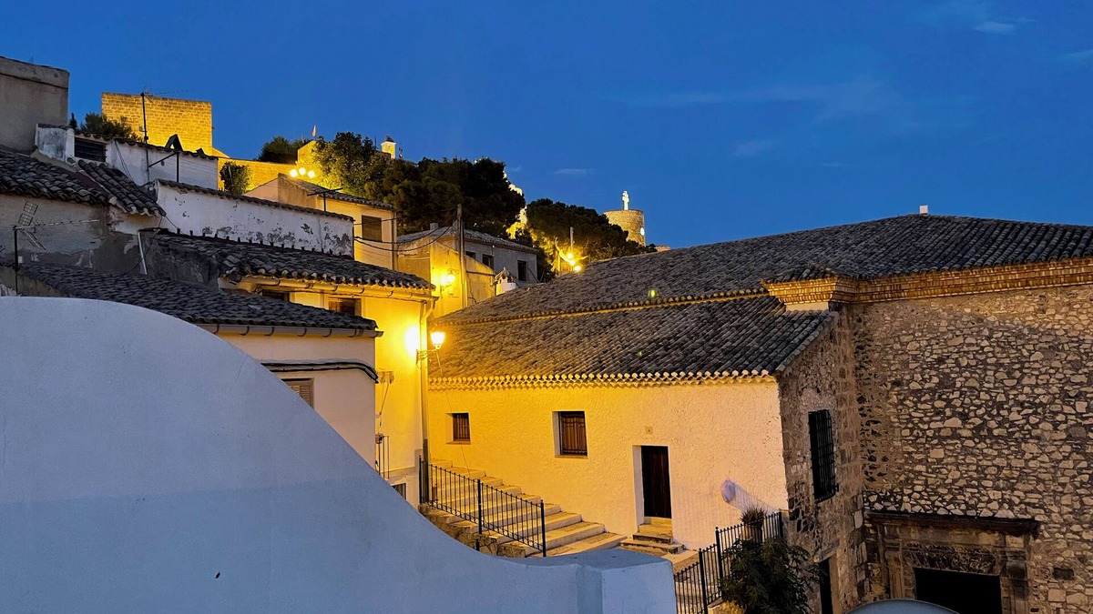 Caravaca de la Cruz House | Entire 4 Bedroom house in Caravaca Old Town with fabulous roof terrace