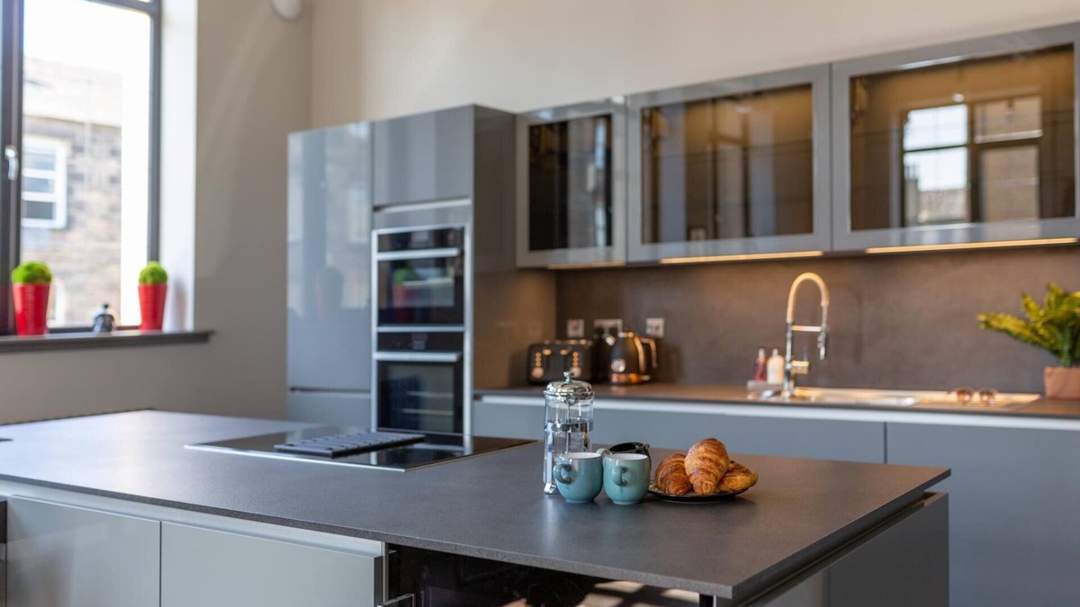 Leith Apartment | Entire 4Bed & 4Bath Manhattan style loft apartment