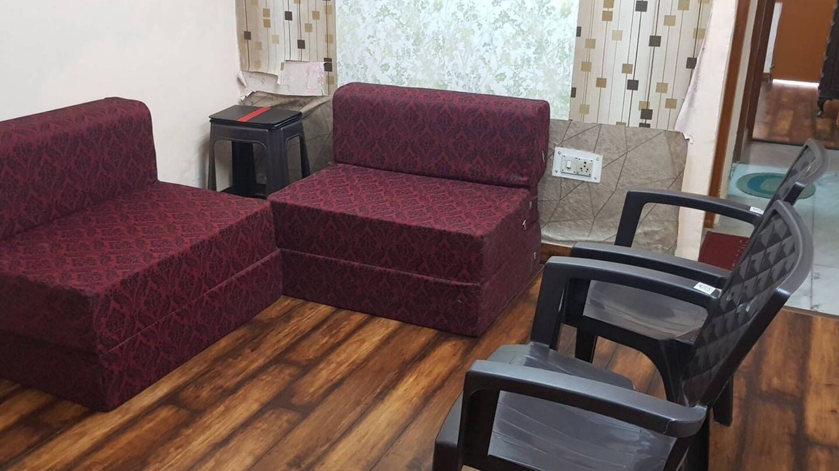 Dilshad Garden Apartment | Entire Air-Conditioned Apartment Near Metro Station