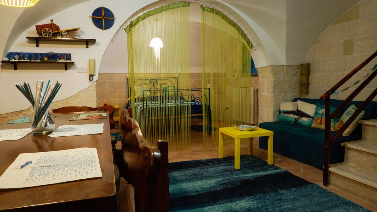 Municipio 4 Apartment | Entire Apartment | Free Wifi | Marine style furnishings