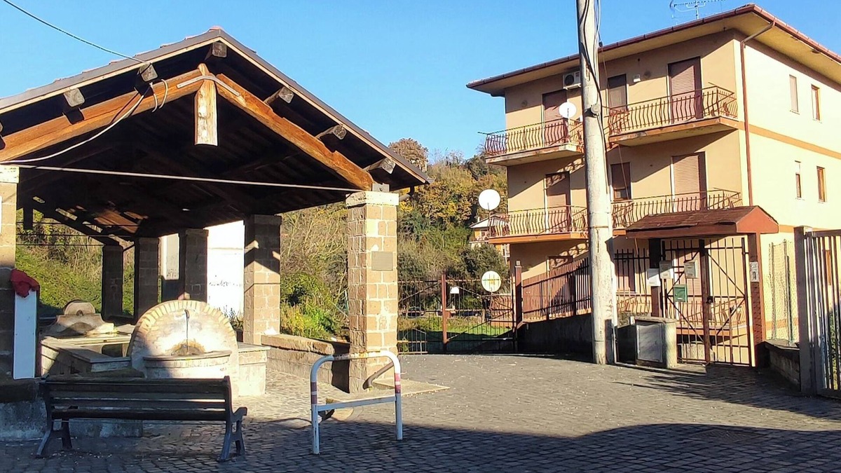 Valmontone Apartment | Entire apartment in central area 100 mt from the station, pets allowed