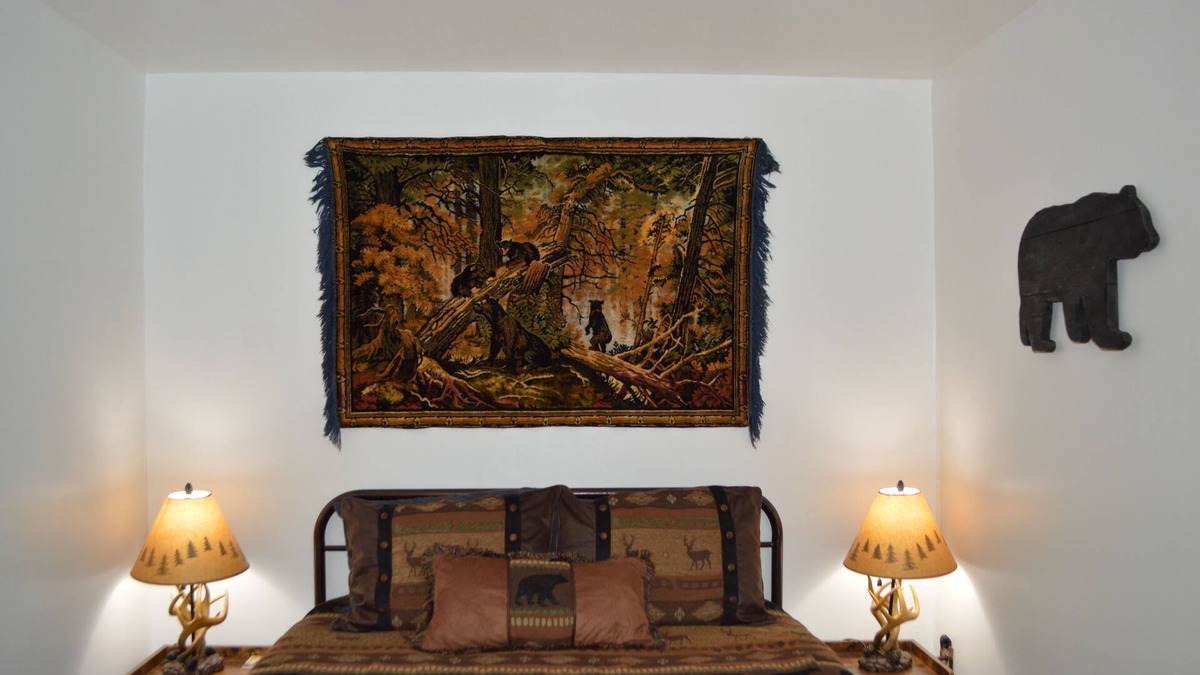 Essex House | Entire Bear Den (cozy cabin) close to Glacier