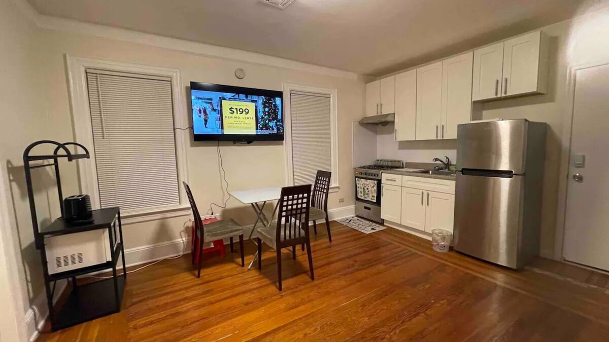 Queens Apartment | Entire Beautiful 2BR Apartment. Convenient location in the heart of Queens!