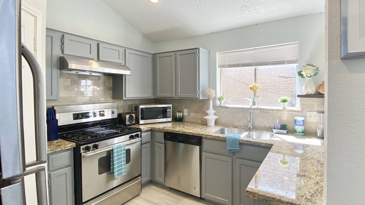 Barker House | entire beautiful cozy home in the heart of Katy Texas