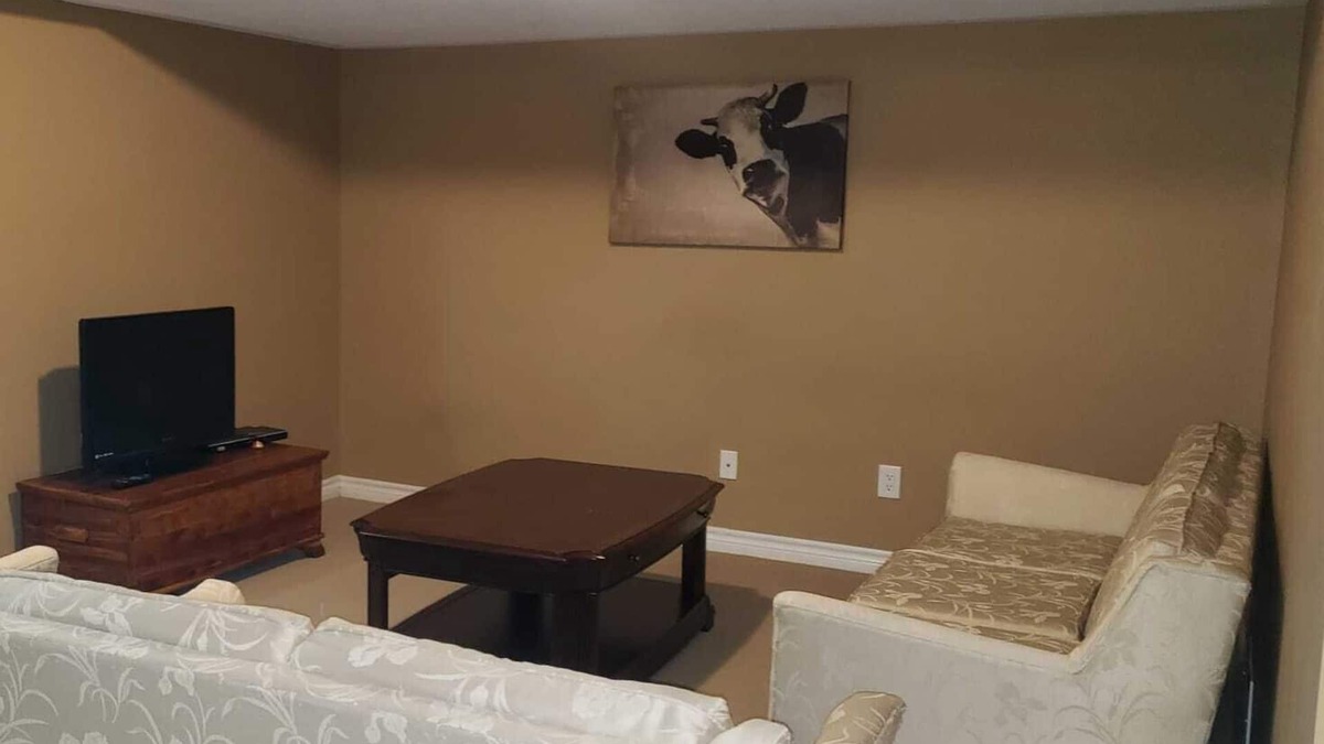 Leitrim House | Entire Beautiful house in ottawa