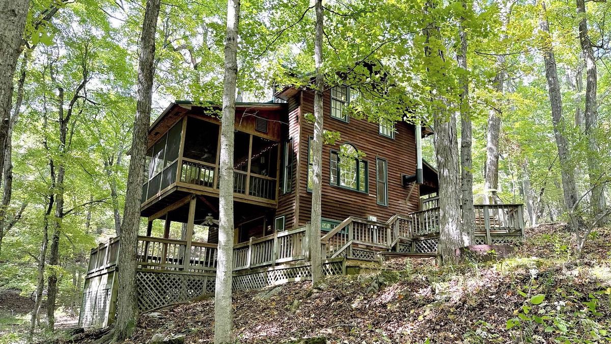 Wardensville Cabin | Entire cabin in Lost City, West Virginia