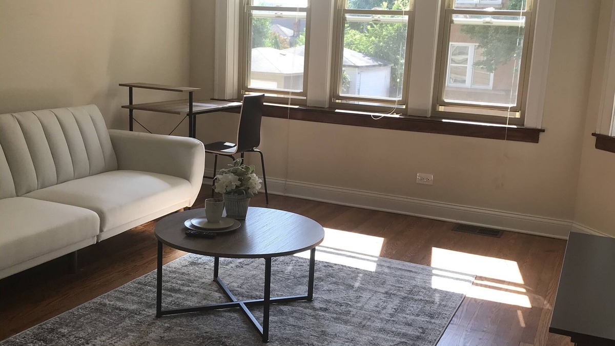 Irving Park Apartment | Entire city apartment with free street parking