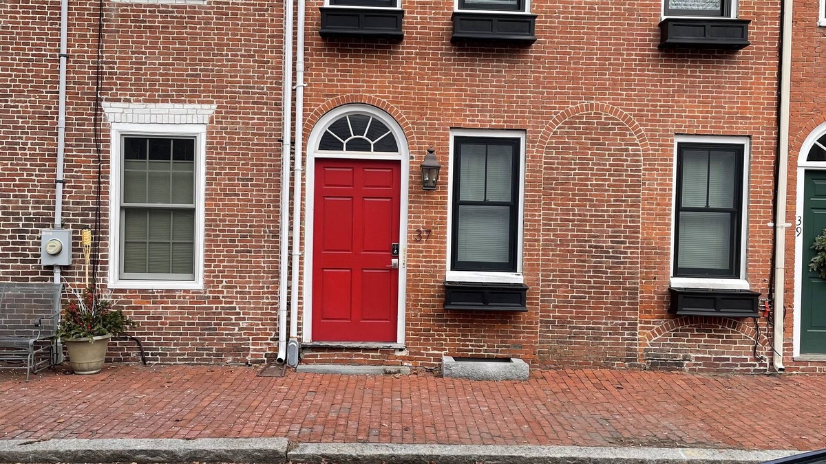 Newburyport Condo | Entire condo center of downtown Newburyport