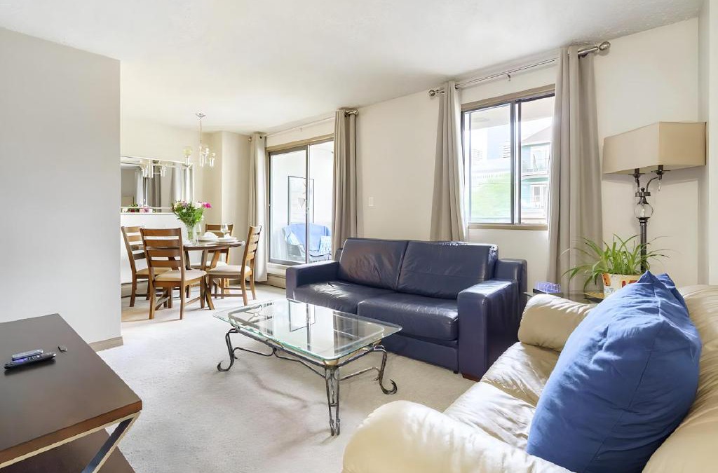 Beltline Apartment | Entire Condo Downtown, walk to BMO & Stampede, Parking, 1,5 hrs to Banff