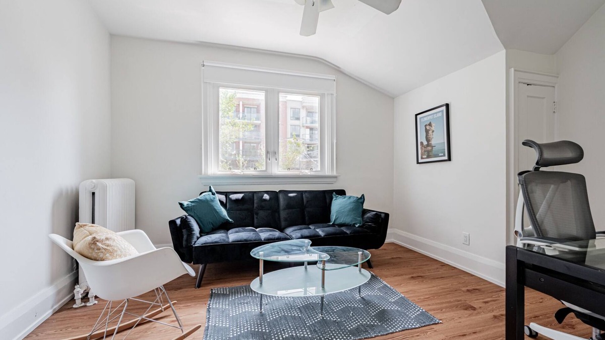 The Beach Triangle House | Entire Family Home by the Beach > 3 Beds & Parking