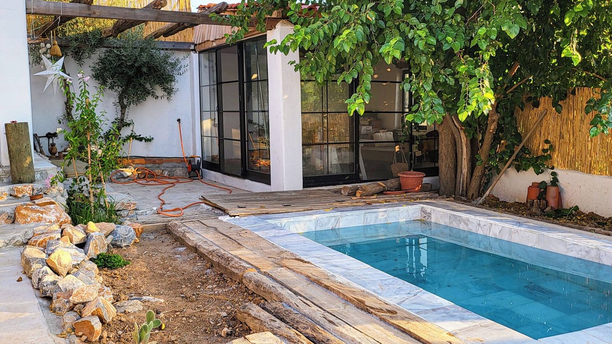 Milas Villa | Entire floor w 2-bedroom in Milas with WiFi, AC.&Private pool.
