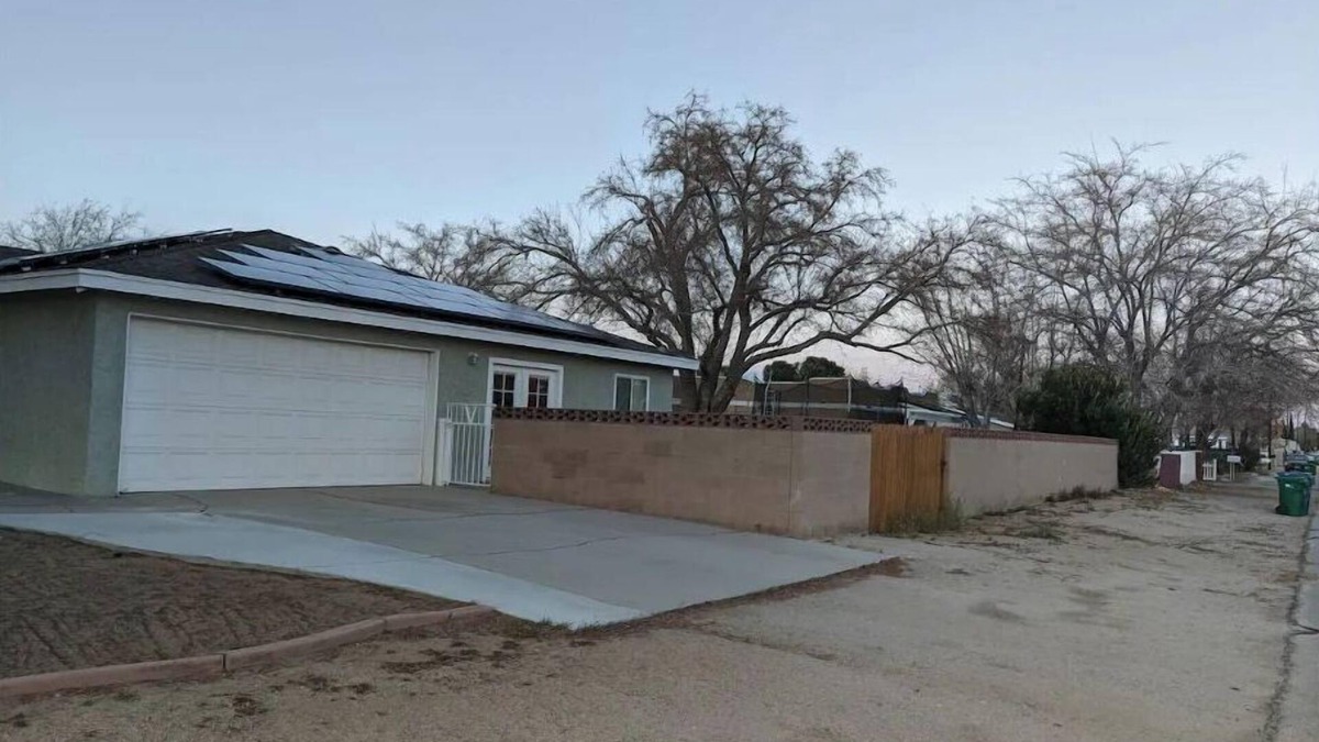 Lancaster House | Entire Guest-home 1 Bedroom & Bath & Kitchenette